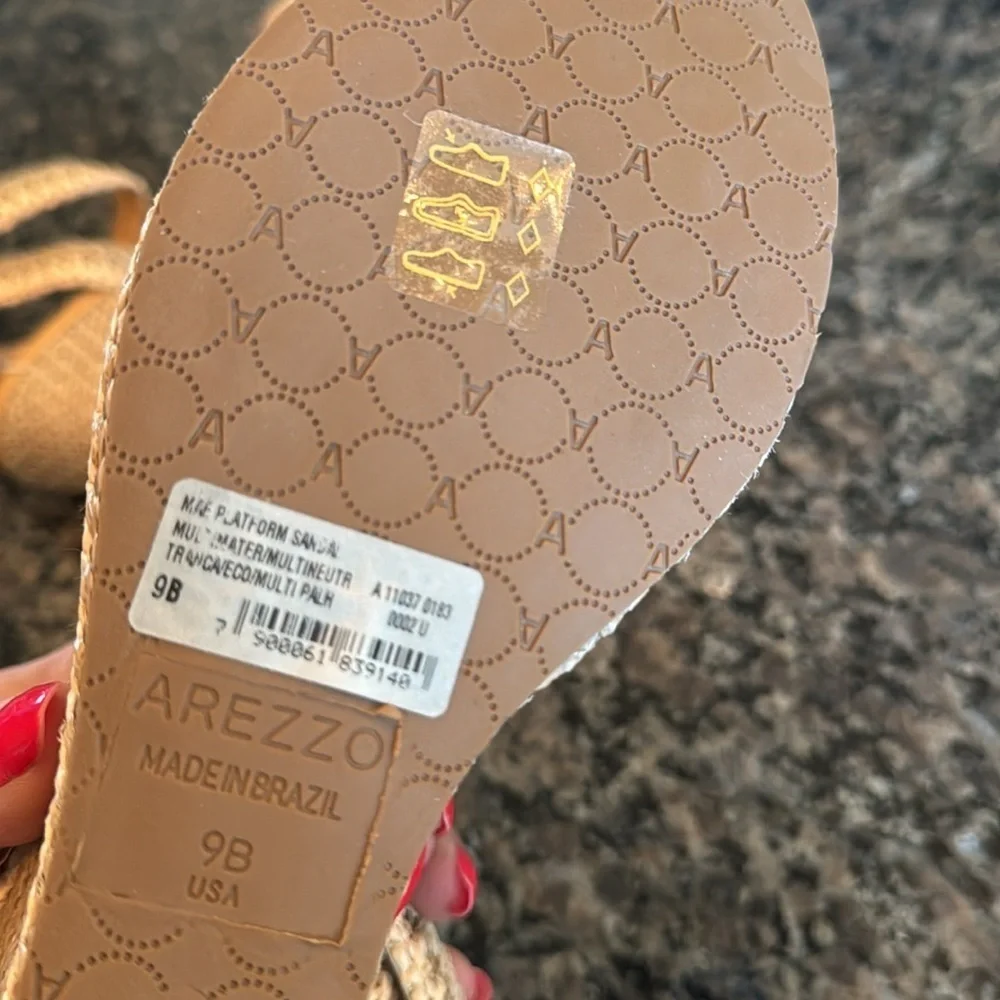 Arezzo Women's Tan Wedge platform Sandals NIB 9